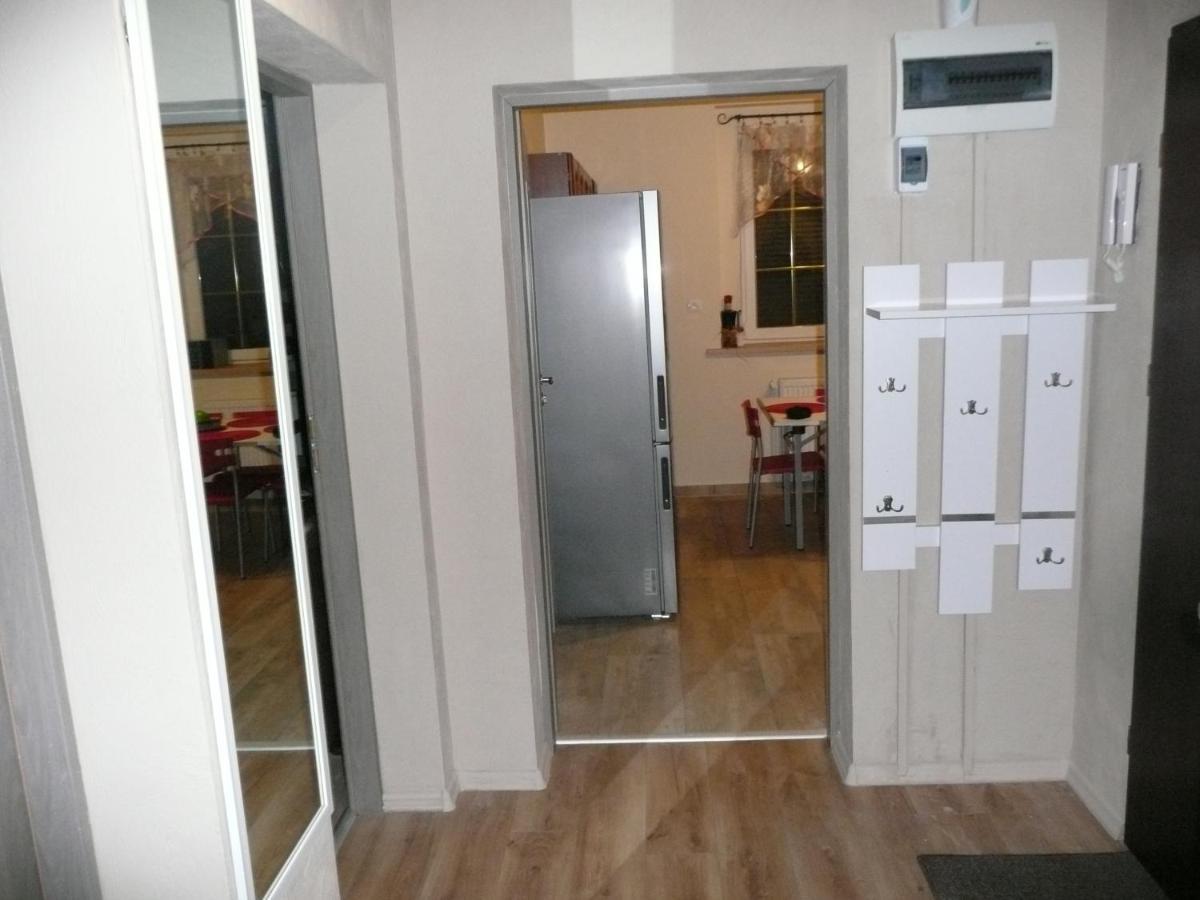 Ferienwohnung Apartament U Eli Jelenia Góra Exterior foto
